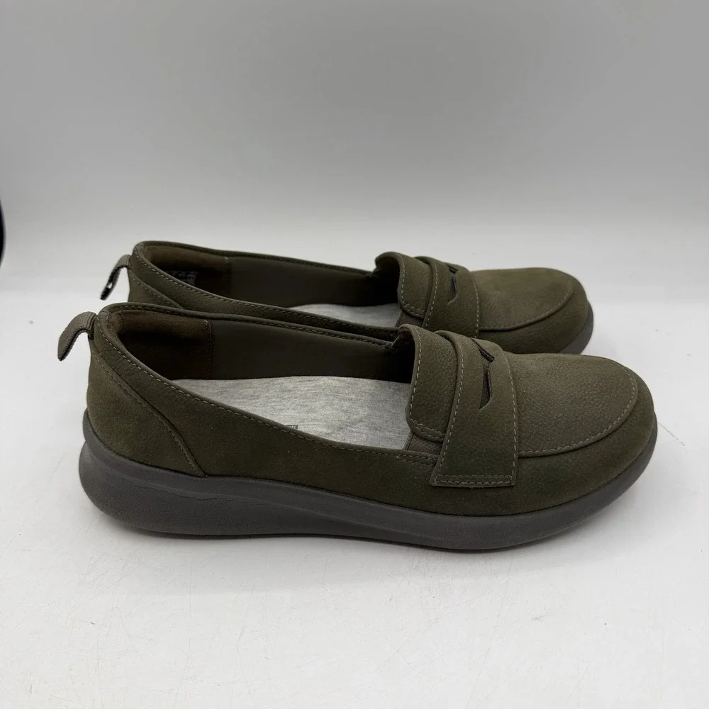 Clarks Cloudsteppers Penny Loafers Women Sz 7 M Olive Green Slip On Comfort Shoe